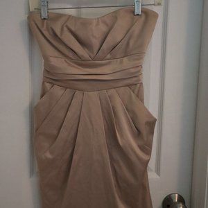 Strapless dress with pockets